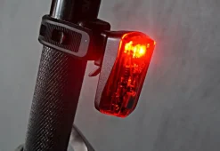 Accessoires Vélo-Maxxus Eclairage arrière USB Vee 1 LED 0,5 W